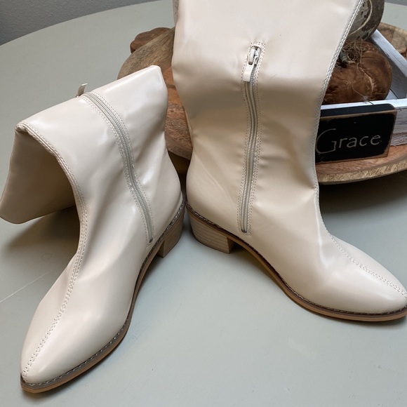 New never worn - Tan calf high boots - Picture 2 of 5